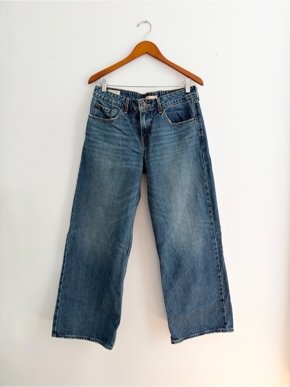 Levi’s Size 30 Low Loose Jeans - Picture 6 of 12